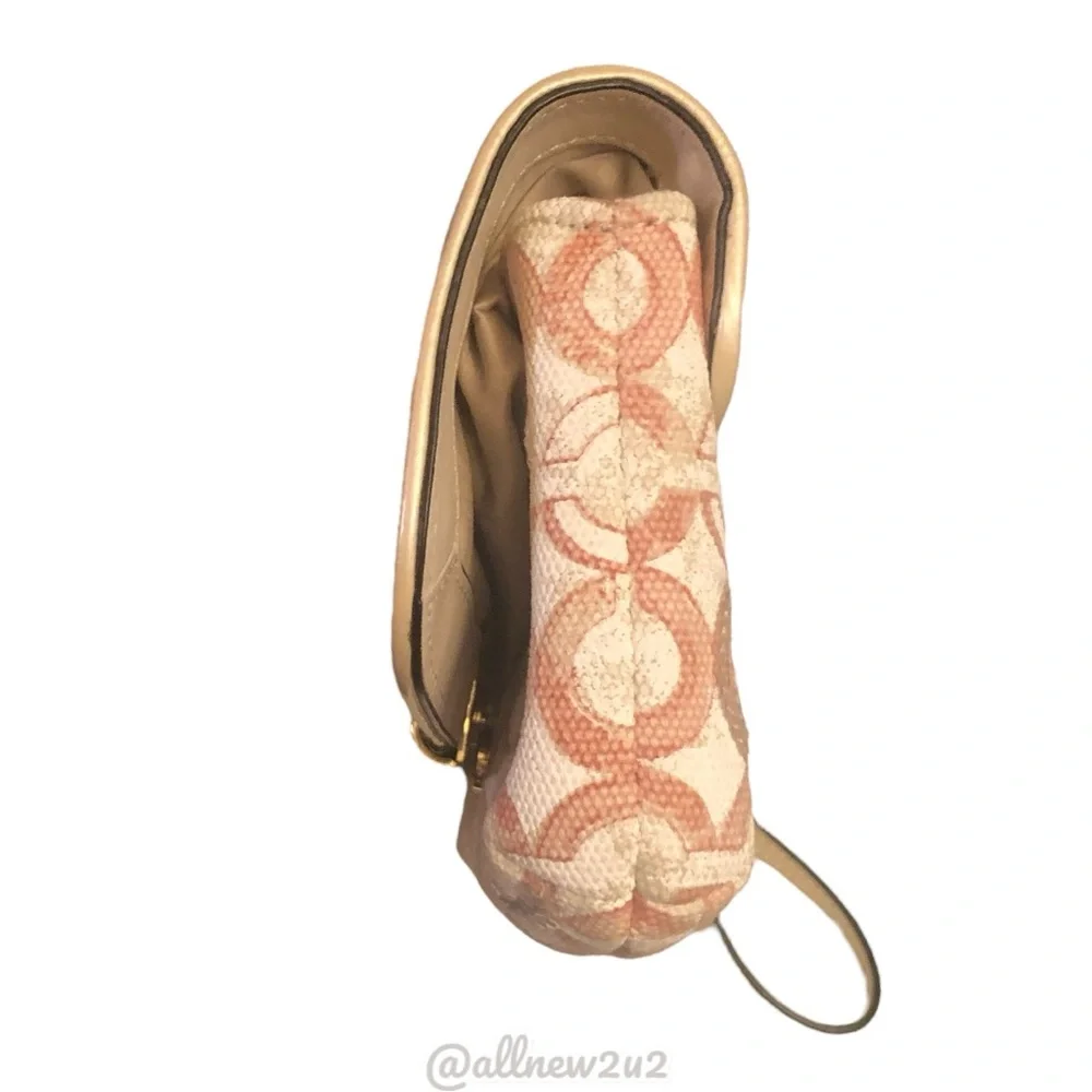 Coach Signature C monogram Pink & Cream Sequin Signature Clutch Wristlet Care Bk - Picture 3 of 9